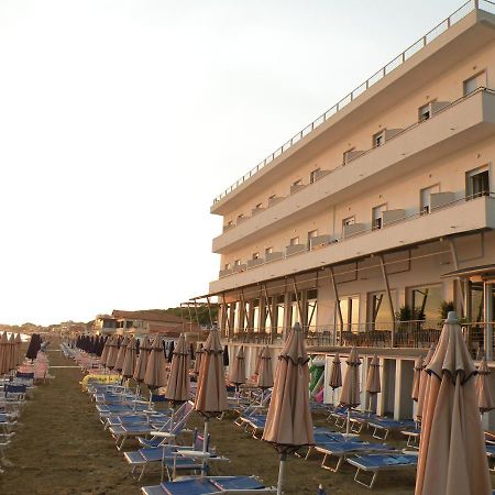 Hotel Parrini Follonica Zewnętrze zdjęcie